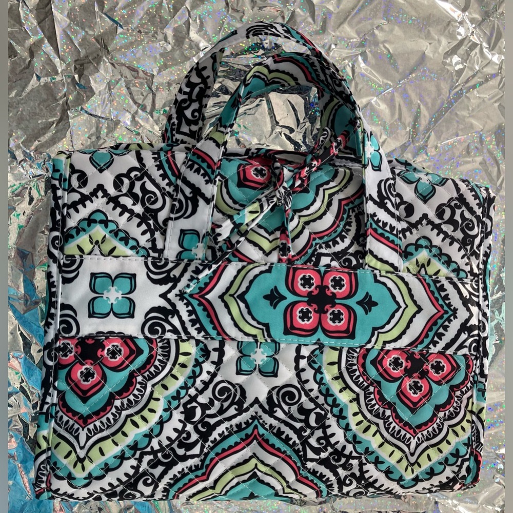 Modella hanging travel cosmetic organizer